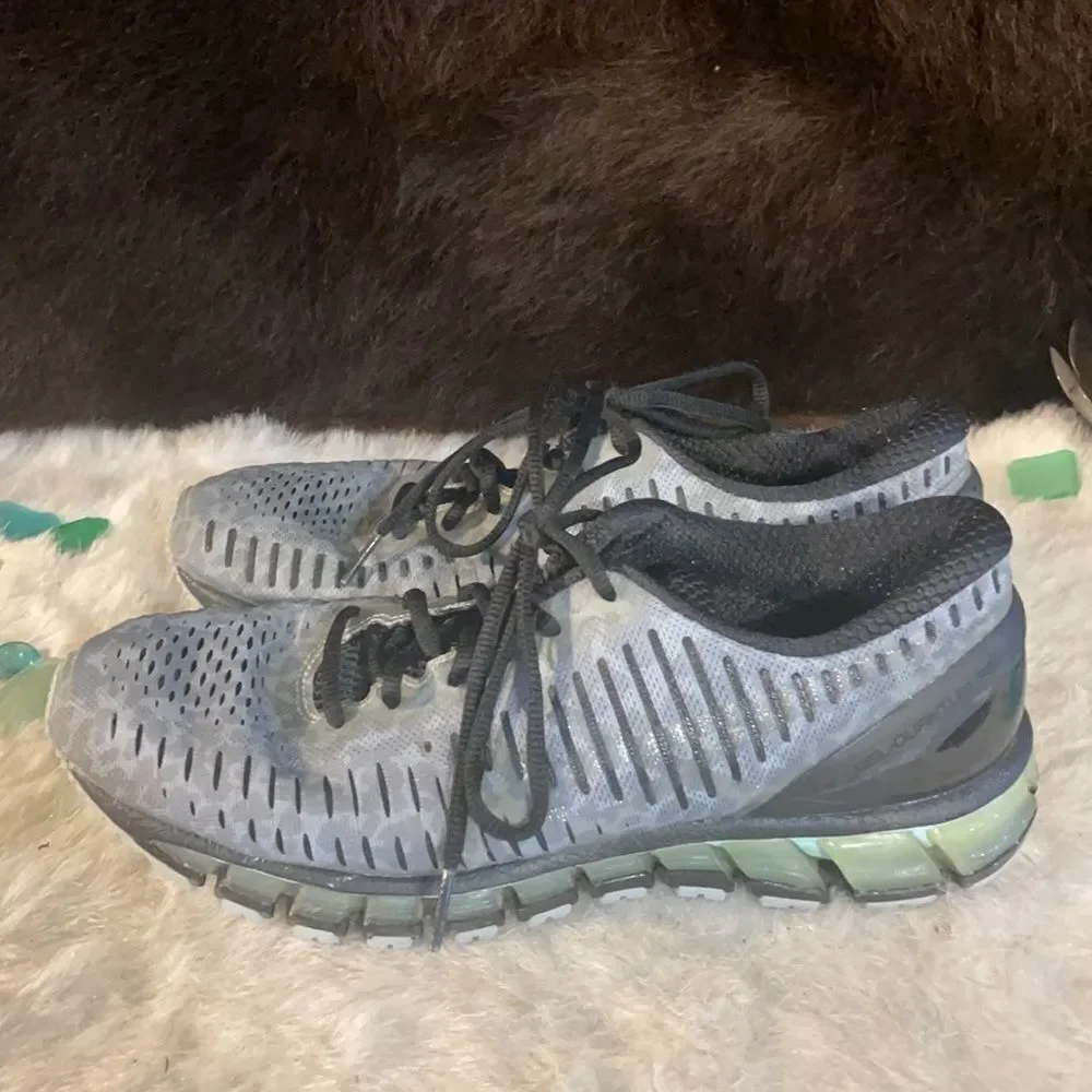 Asics shoes 9.5 (4734)